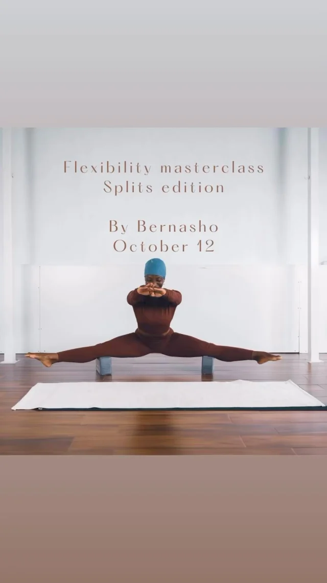 Come and explore the intelligence of your body. #yoga #hatha #flexible #flexibility #flexibilitytraining #yogamaputo #yogasingapore #yogachallenge